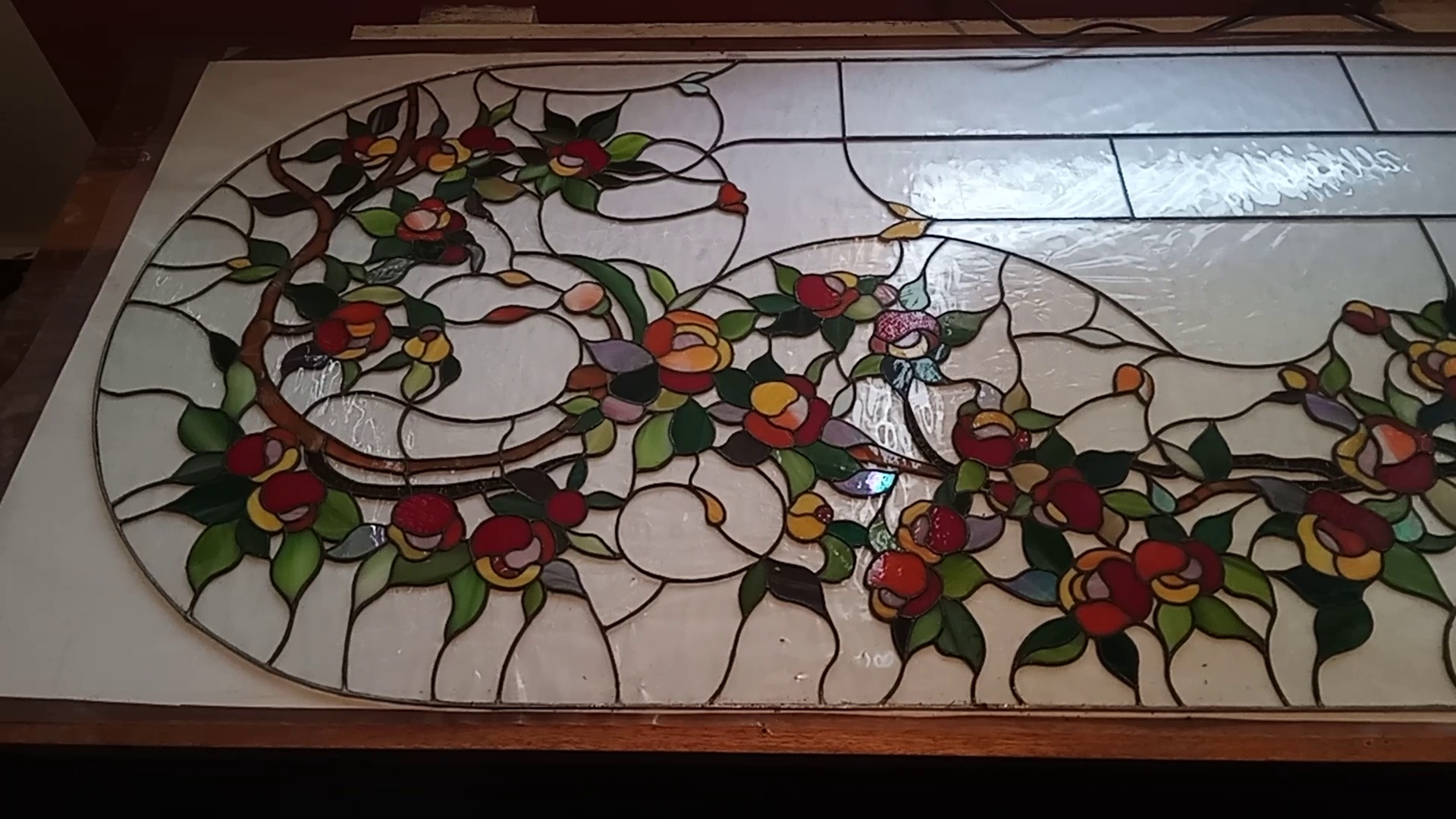 The Language of Curves in Tiffany Stained Glass