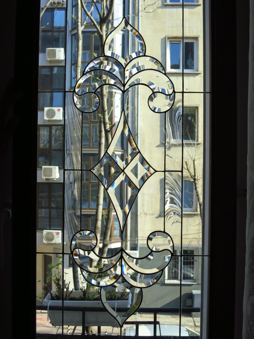 Door Model 323 — Regal Fleur detail