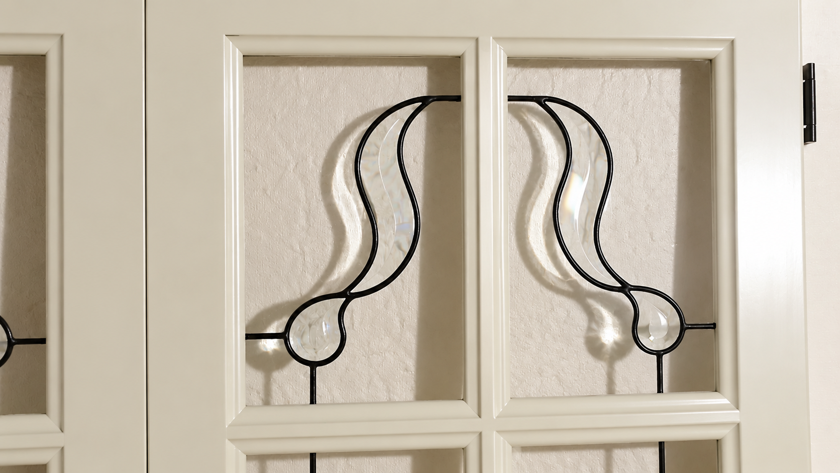 Door Model 340 — Ivory Harmony detail