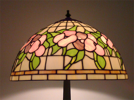 Handmade Tiffany stained glass lamp Model 402