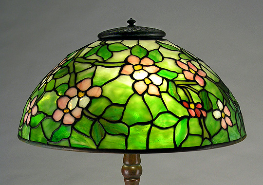 Handmade Tiffany stained glass lamp Model 424