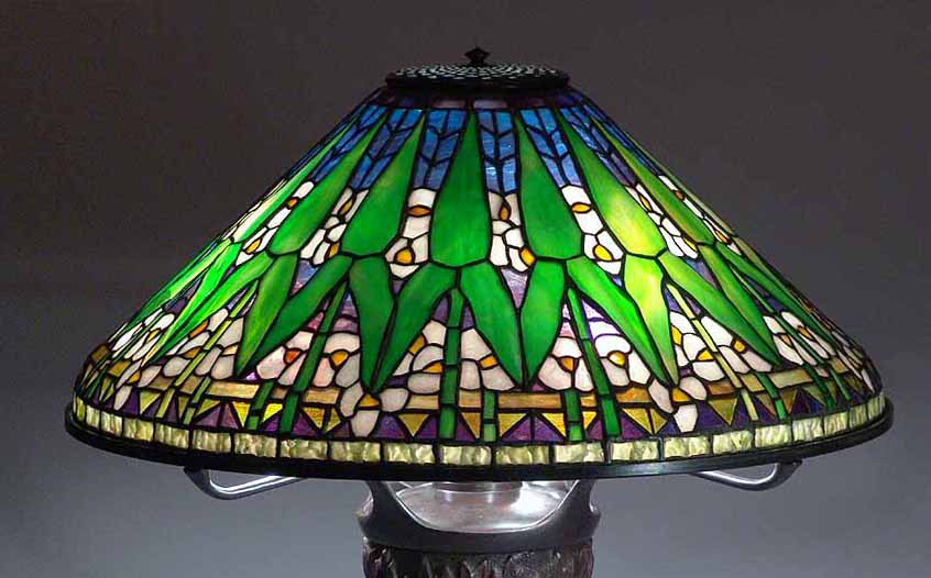 Handmade Tiffany stained glass lamp Model 448